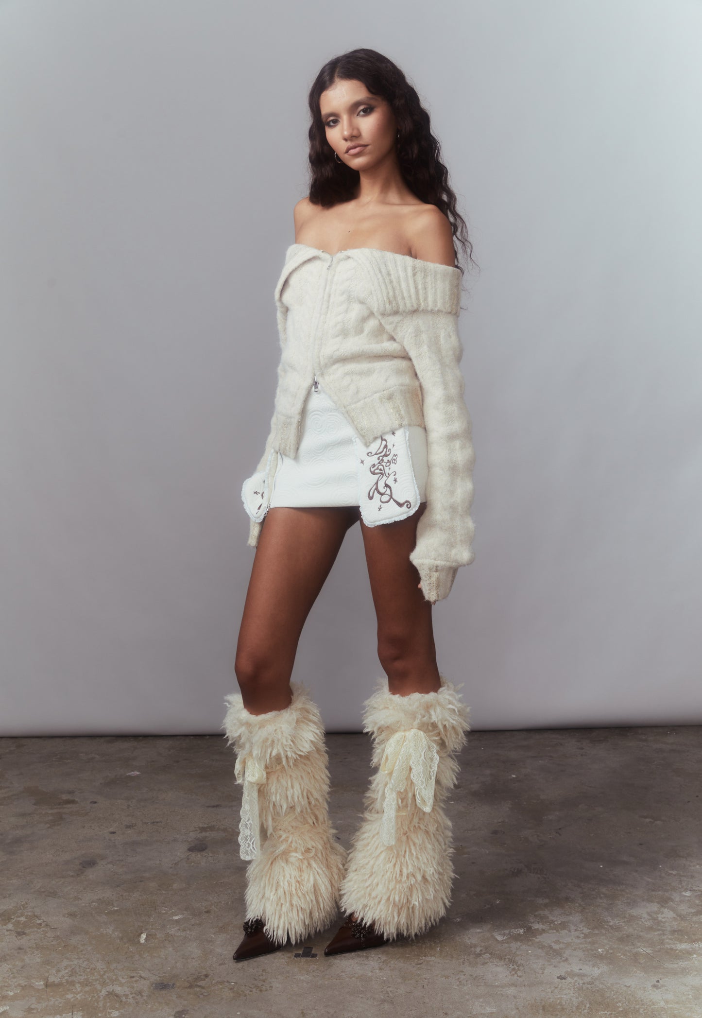 BEIGE LACE FAUX FUR LEG WARMERS